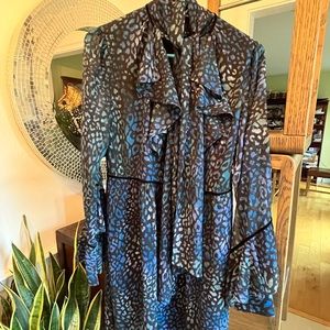 NWT gorgeous Shelli Segal ruffle dress with tie neck Size 8 Blue print